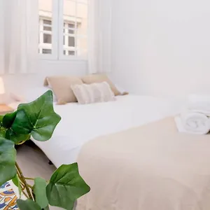 https://plaza-de-la-merced-historic-center.hotelsinnerja.org