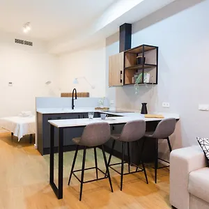 https://alma-malaga-flat.hotelsinnerja.org